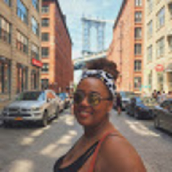 Meet your Posher, Stephanie - Picture 1 of 1